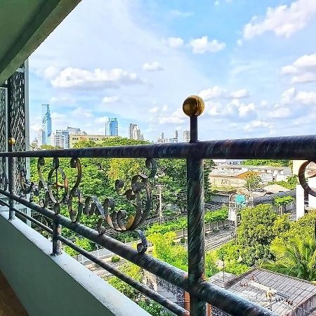 The Montana Lodge-Sathorn Bangkok Exteriör bild