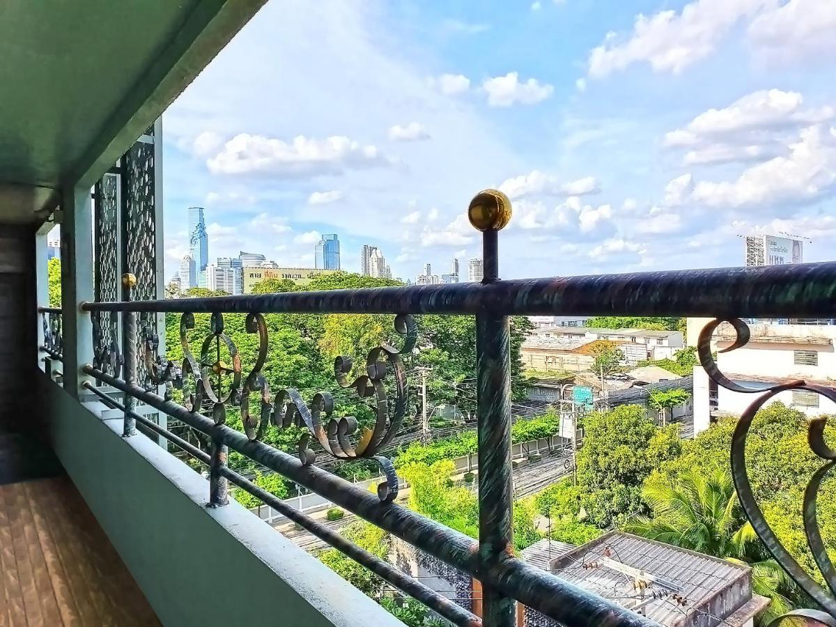 The Montana Lodge-Sathorn Bangkok Exteriör bild