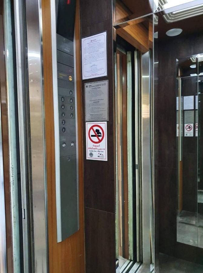 The Montana Lodge-Sathorn Bangkok Exteriör bild